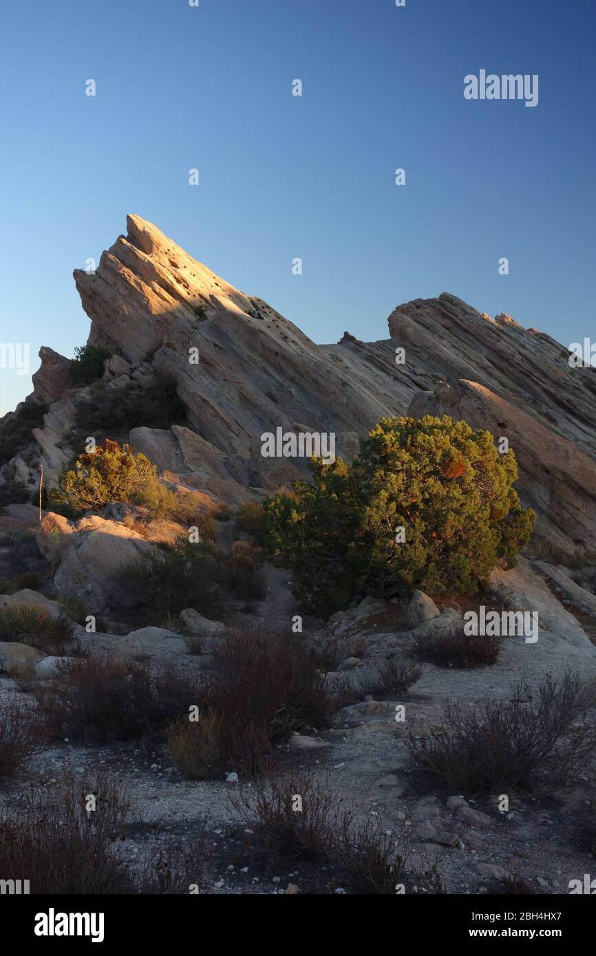 Famose formazioni rocciose angolate a Vasquez Rocks ad Agua Dulce, California, apparse in molti film e spettacoli televisivi come luogo di ripresa per Star Trek Foto Stock
