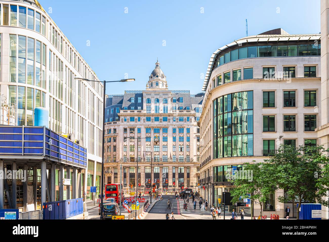 Londra, UK - 22 giugno 2018: Centro del quartiere finanziario del centro con architettura e edificio House of Fraser nella città di Londra Foto Stock