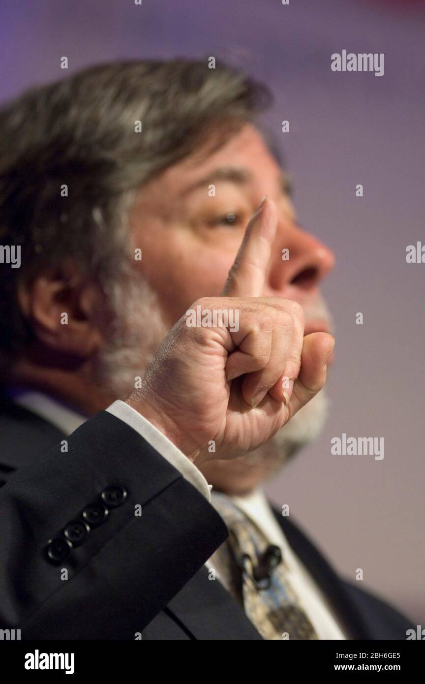 San Antonio, Texas USA, 16 aprile 2009: La leggenda della tecnologia Steve Wozniak, ricordando le sue esperienze di crescere in California e co-fondare Apple Computers con Steve Jobs negli anni '80, parla prima di un'associazione commerciale a San Antonio. ©Bob Daemmrich Foto Stock