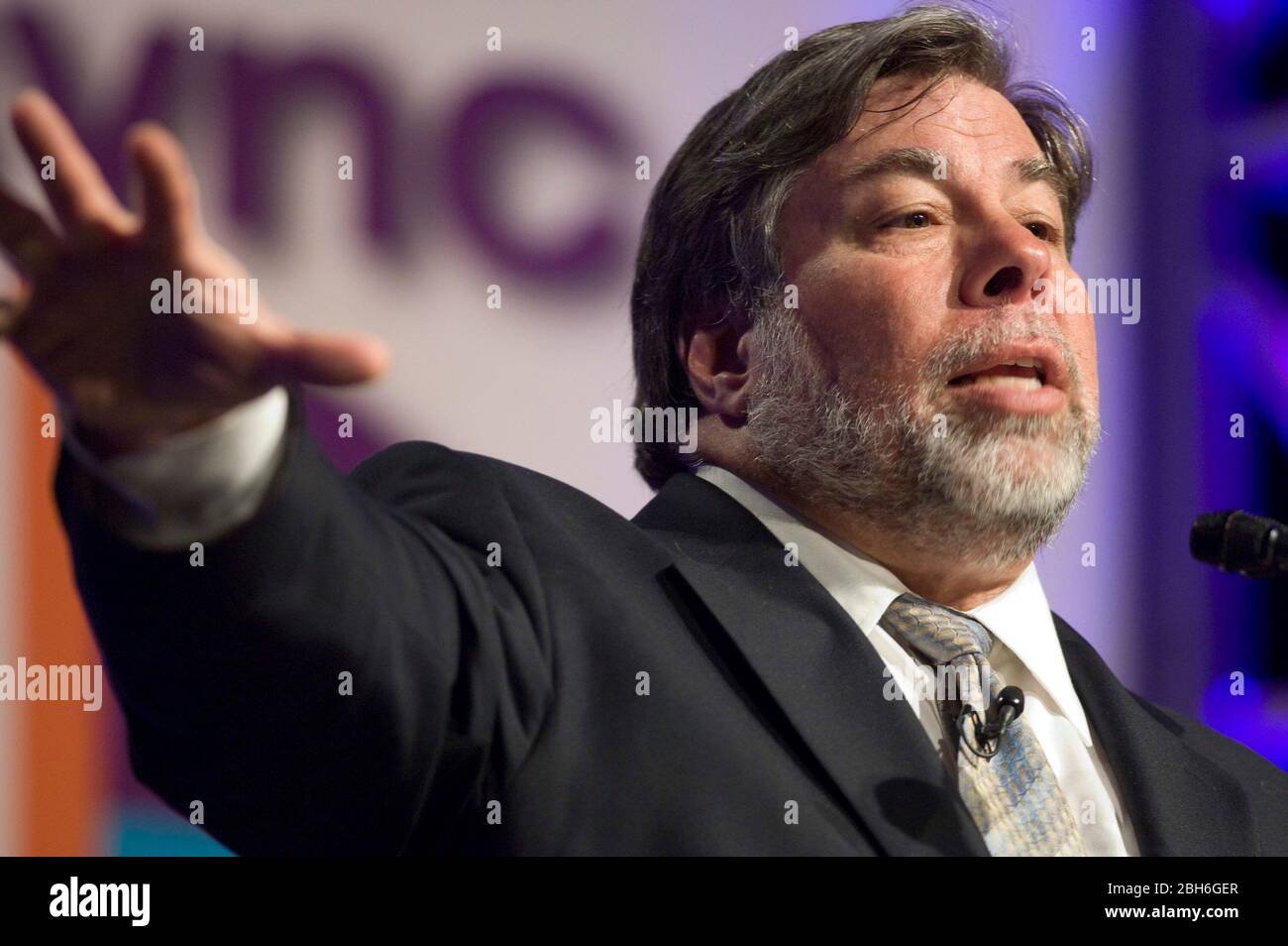 San Antonio, Texas USA, 16 aprile 2009: La leggenda della tecnologia Steve Wozniak, ricordando le sue esperienze di crescere in California e co-fondare Apple Computers con Steve Jobs negli anni '80, parla prima di un'associazione commerciale a San Antonio. ©Bob Daemmrich Foto Stock