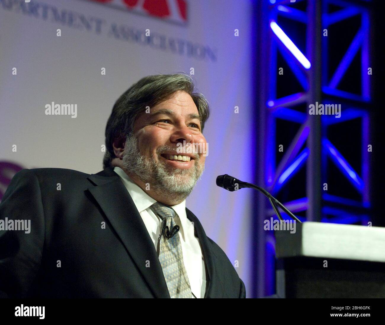 San Antonio, Texas USA, 16 aprile 2009: La leggenda della tecnologia Steve Wozniak, ricordando le sue esperienze di crescere in California e co-fondare Apple Computers con Steve Jobs negli anni '80, parla prima di un'associazione commerciale a San Antonio. ©Bob Daemmrich Foto Stock