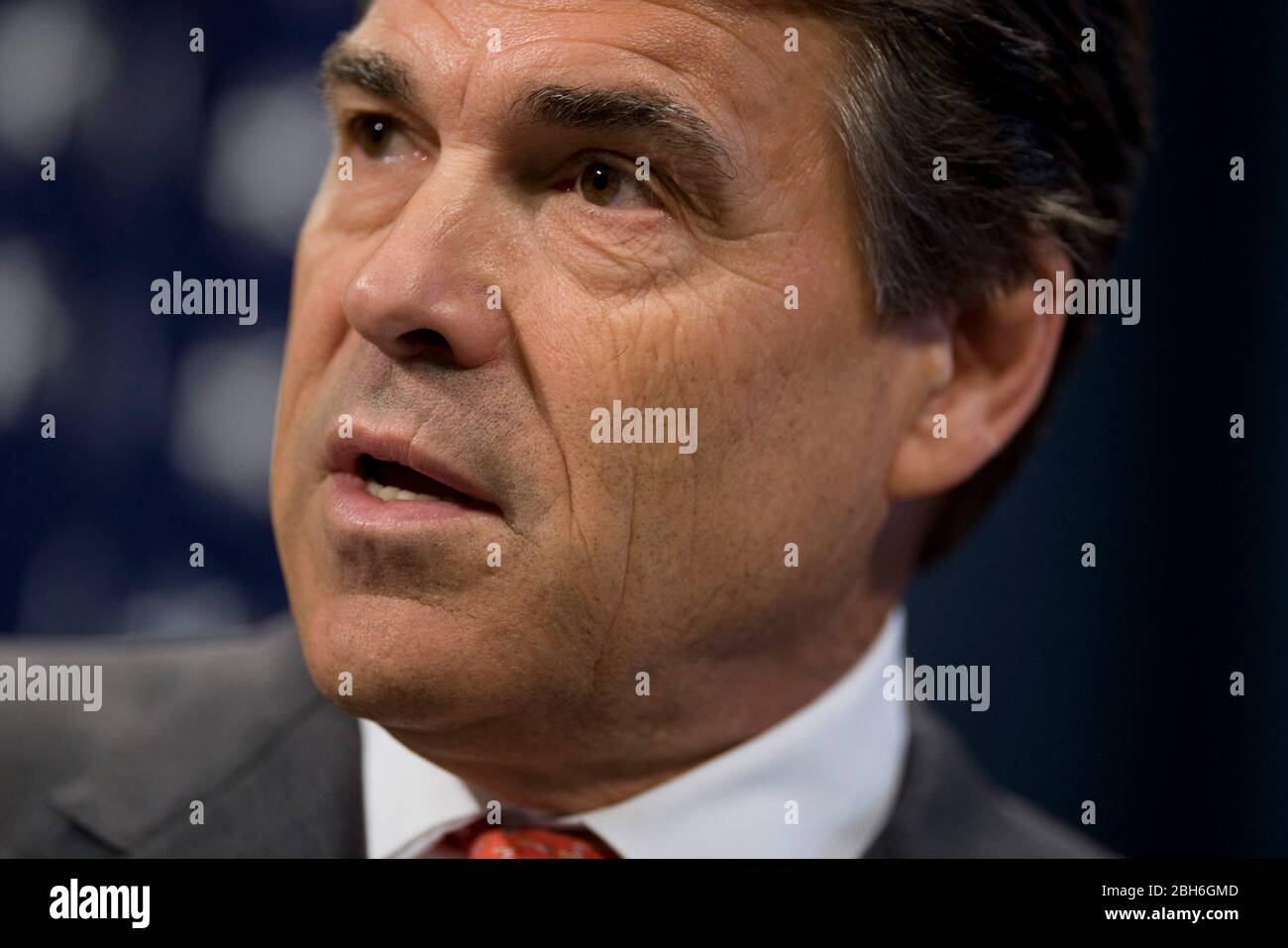 Austin, Texas: 2 giugno 2009. Il governatore del Texas Rick Perry, parlando al corpo stampa del Capitol, delinea i risultati e i fallimenti della 81esima sessione legislativa del Texas che si è conclusa ieri senza compromessi su diverse questioni chiave. ©Bob Daemmrich Foto Stock