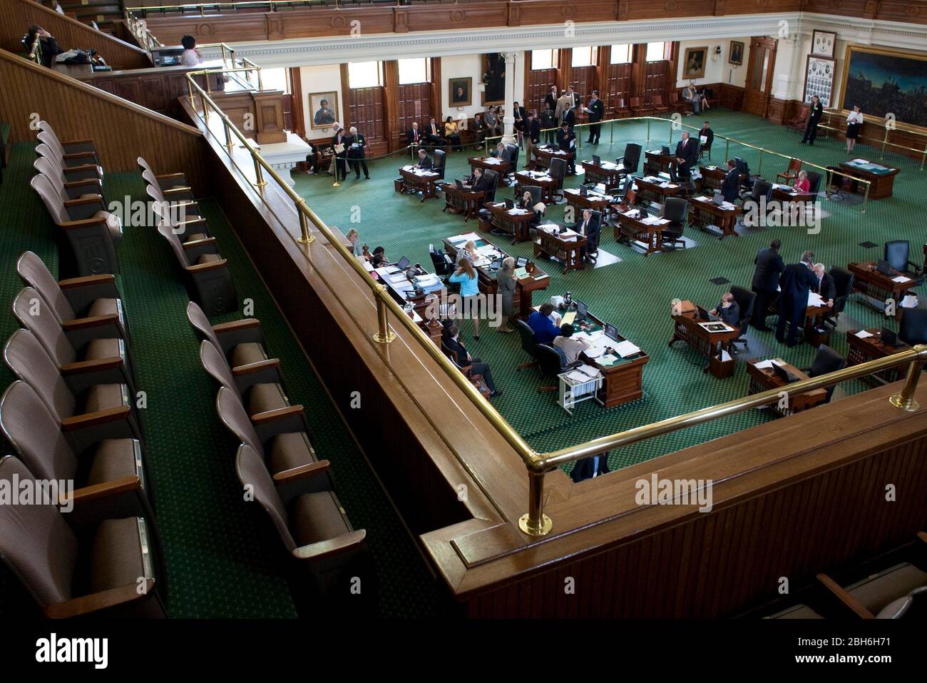 Austin, TX 1 giugno 2009: La parola del Senato del Texas durante l'ultimo giorno dell'ottunesima sessione legislativa, dove il Senato si è rifiutato di approvare diverse bollette chiave che potrebbero portare ad una sessione speciale di quest'estate. Le sedie vuote nella Galleria del Senato mostrano mancanza di spettatori e interesse nell'ultimo giorno. ©Bob Daemmrich Foto Stock