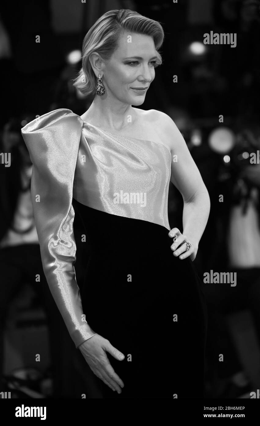 Venezia, Italia - 01 settembre: Cate Blanchett passeggiate il tappeto rosso davanti al 'Suspiria' lo screening durante il 75° Festival del Cinema di Venezia Foto Stock