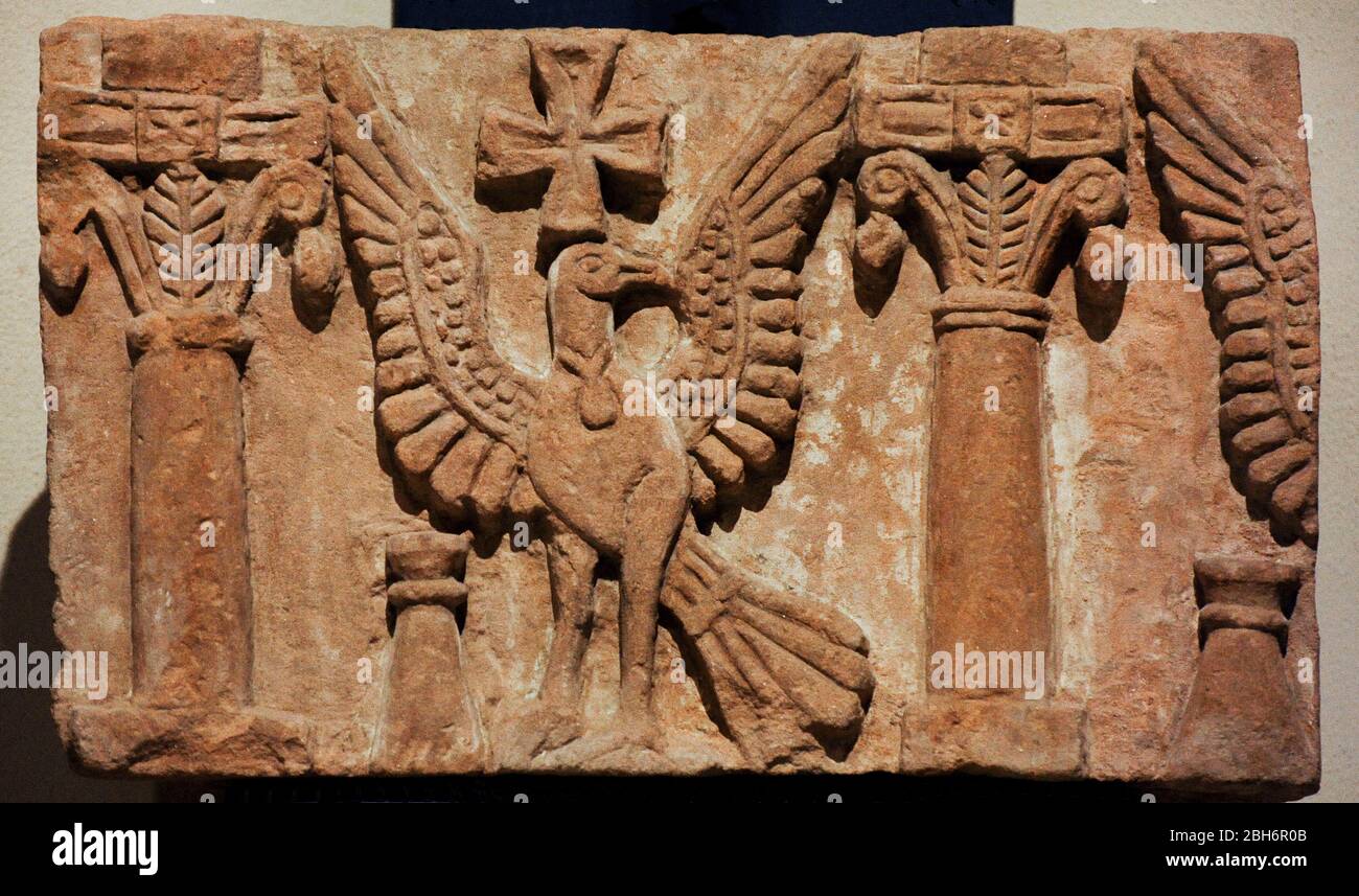 Frammento del fregio dall'abside della prima Cattedrale. vii secolo. Arenaria con tracce di policromia. Cattedrale di Faras (Sudan). Faras Gallery. Museo Nazionale. Varsavia. Polonia. Foto Stock