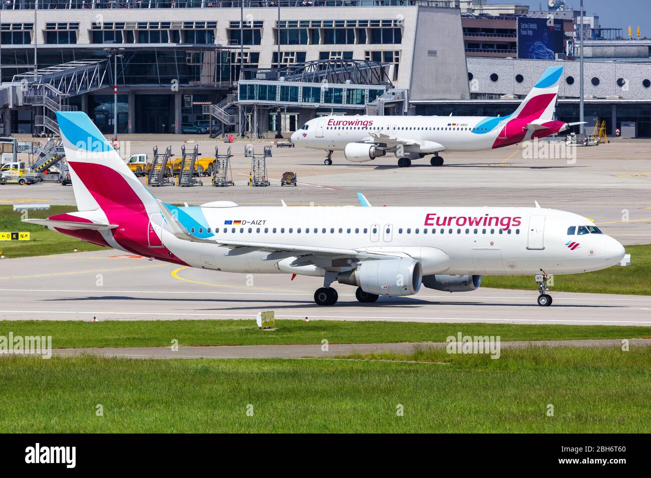 Stoccarda, Germania – 23 maggio 2019: Aeroplani Eurowings Airbus A320 all'aeroporto di Stoccarda (Str) in Germania. Foto Stock