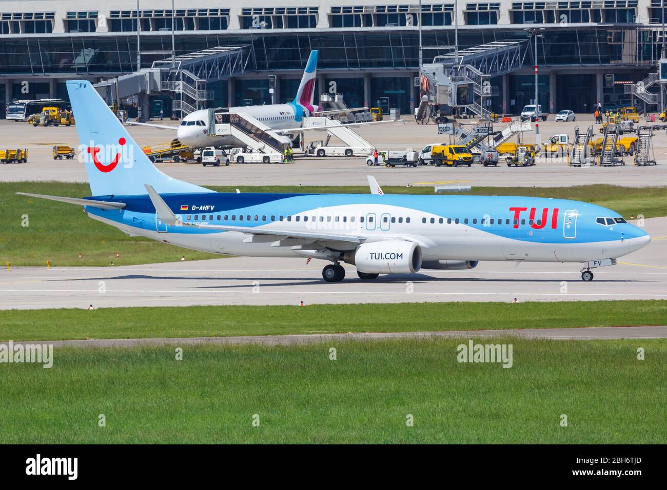 Stoccarda, Germania – 23 maggio 2019: Aereo TUI Boeing 737 all'aeroporto di Stoccarda (Str) in Germania. Foto Stock