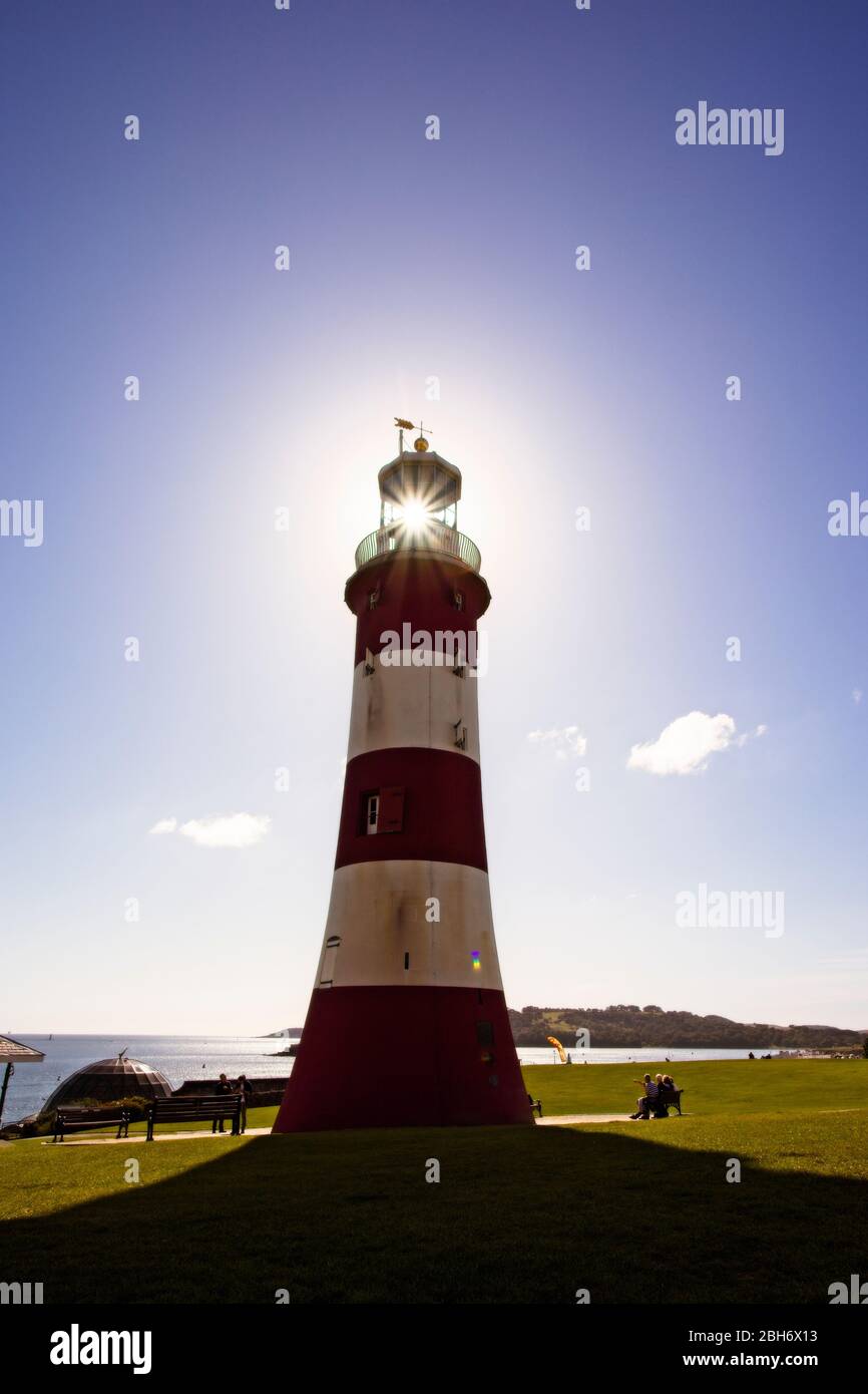 Smeaton's Tower, il faro di Eddystone del XVIII secolo ricostruito su Hoe Park, Plymouth, Devon, Inghilterra, Regno Unito. Foto Stock