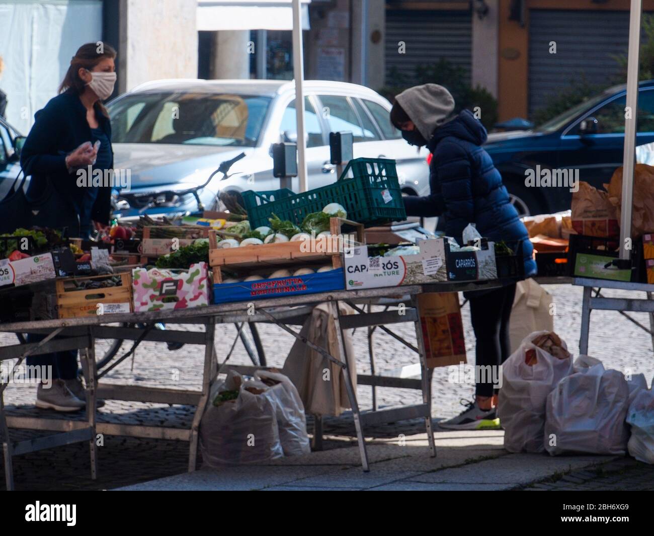 Cremona, Lombardia, Italia - 24 Aprile 20 2020 - vita quotidiana della città durante il blocco della città di coronavirus Foto Stock