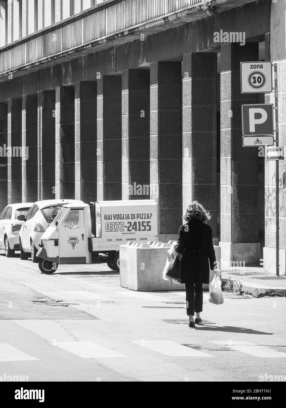 Cremona, Lombardia, Italia - 24 Aprile 20 2020 - vita quotidiana della città durante il blocco della città di coronavirus Foto Stock