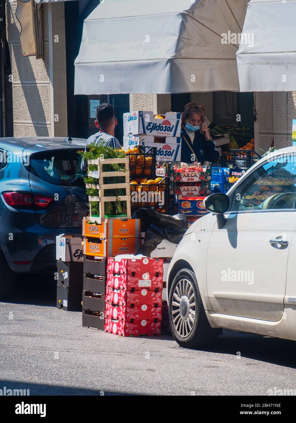 Cremona, Lombardia, Italia - 24 Aprile 20 2020 - vita quotidiana della città durante il blocco della città di coronavirus Foto Stock