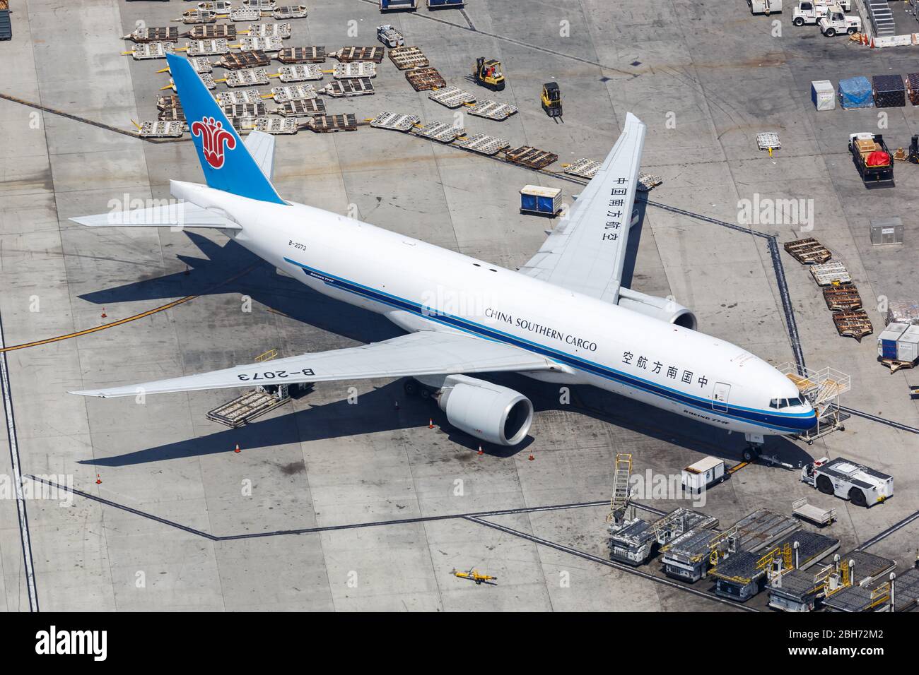 Los Angeles, California – 14 aprile 2019: Foto aerea del China Southern Cargo Boeing 777F aereo a Los Angeles International Airport (LAX) a Cali Foto Stock