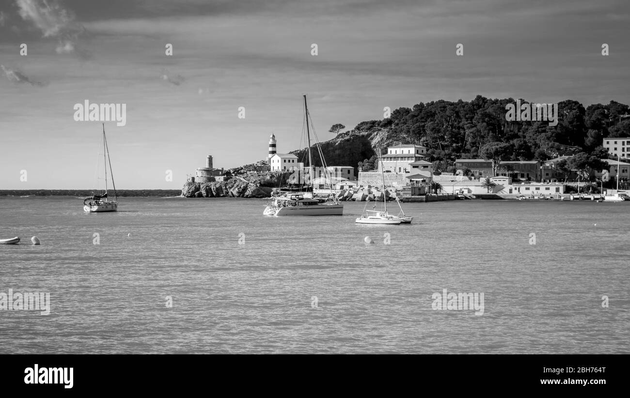 Barche sull'oceano Foto Stock