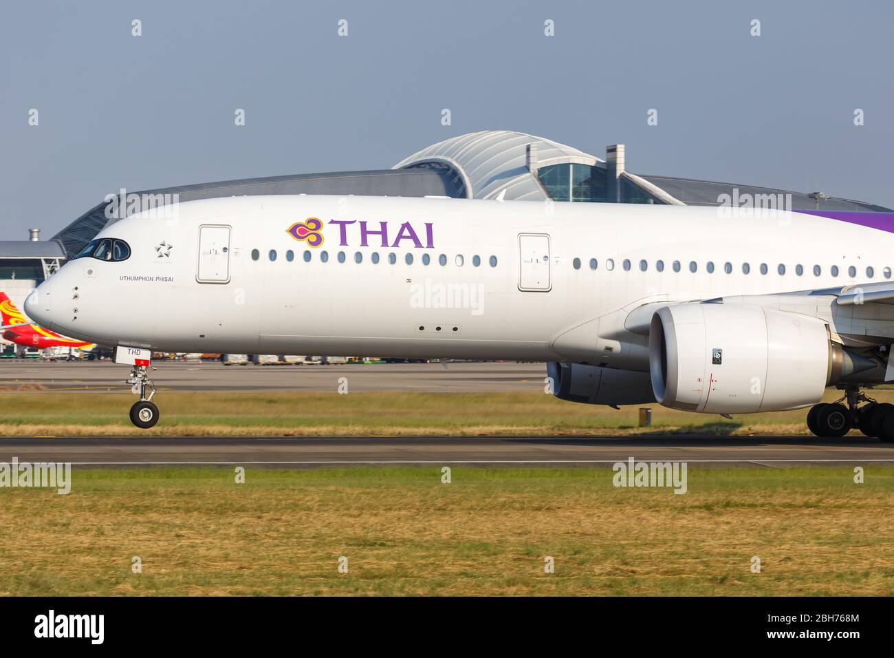 Guangzhou, Cina – 23 settembre 2019: Aereo Thai Airways Airbus A350-900 all'aeroporto di Guangzhou (CAN) in Cina. Foto Stock