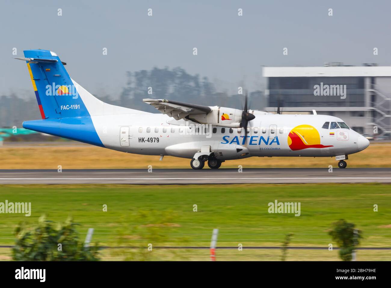 Bogota, Colombia – 30 gennaio 2019: Satena ATR 42 aereo all'aeroporto di Bogota (BOG) in Colombia. Foto Stock