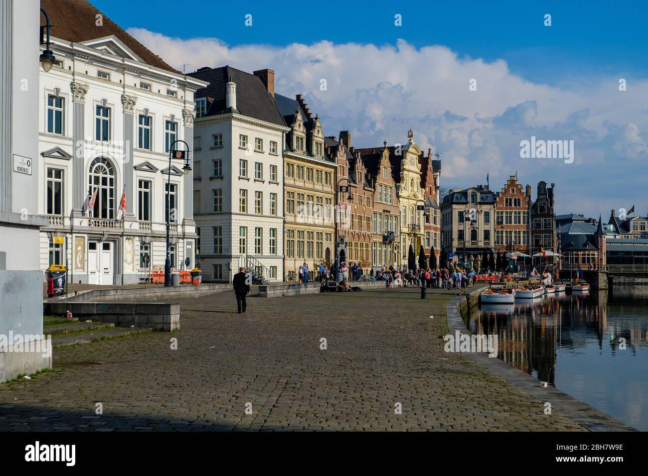 Korenlei dal ponte Sint-Michielsplein, Gand, Belgio Foto Stock