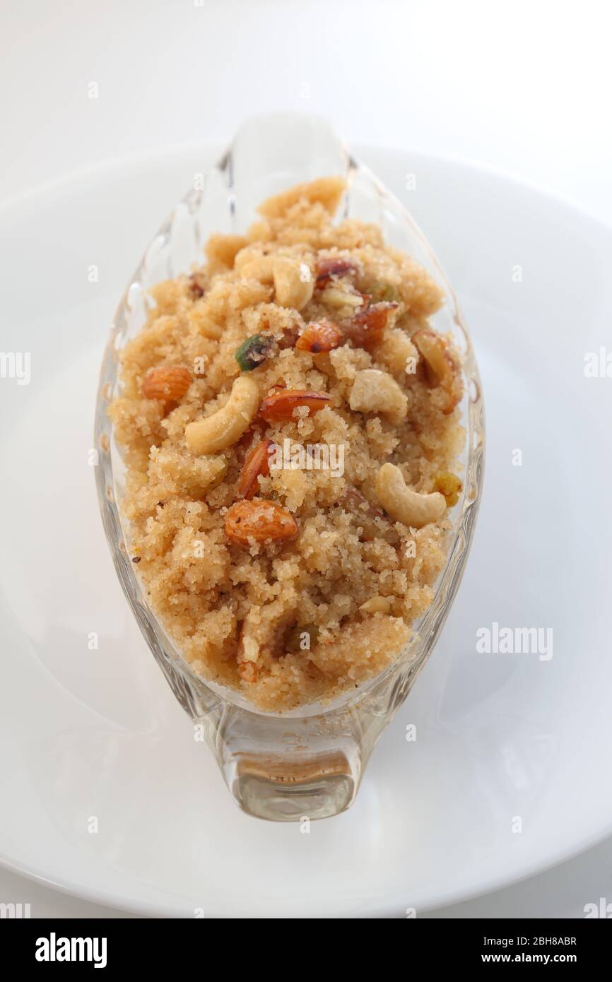 Piatto indiano dolce. Rajasthani Moong dal Halwa o suji ka Halwa Foto Stock