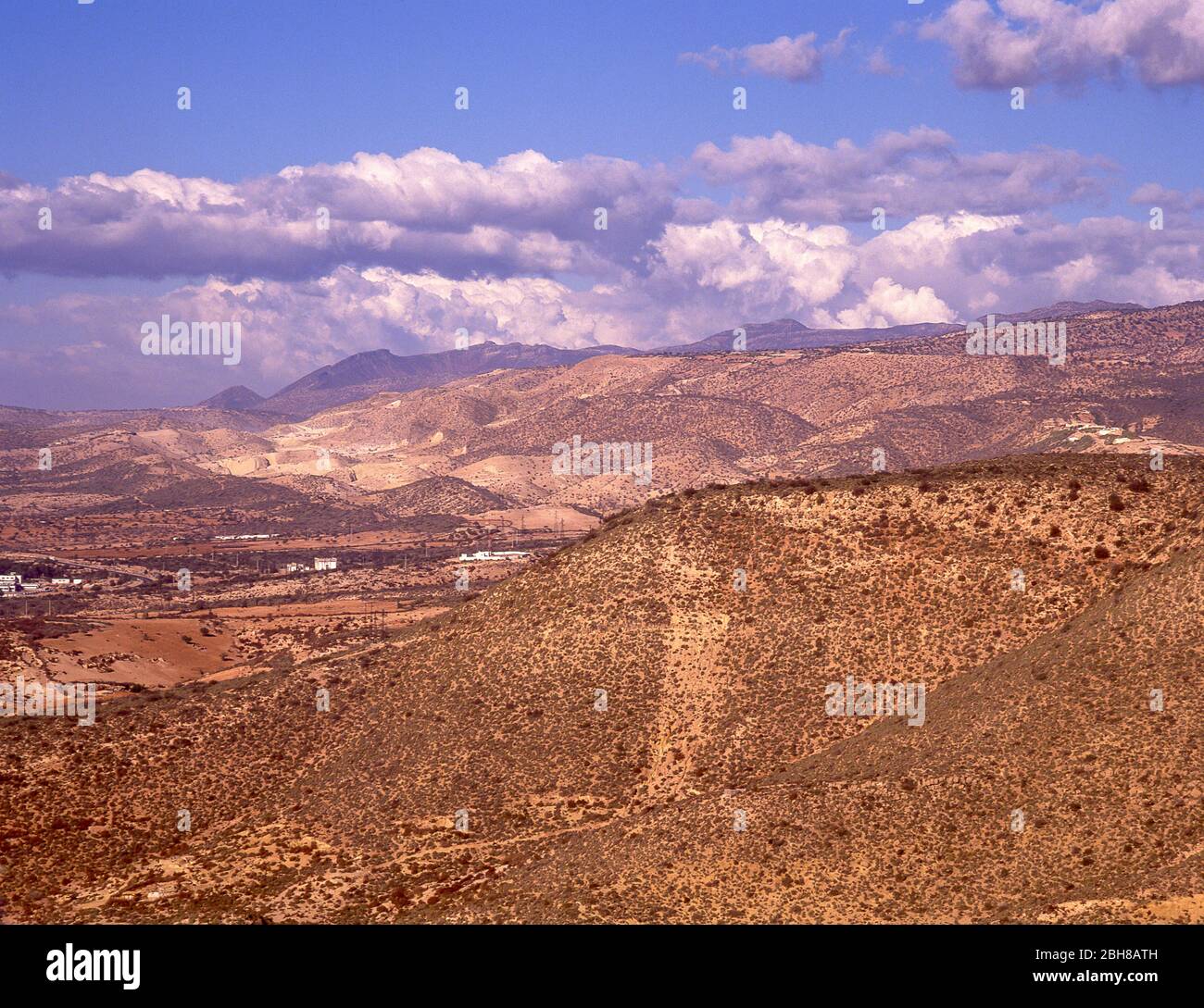 Paesaggio arido, Monti dell'Anti-Atlante, Montagne dell'Atlante, Regione di Sous-massa, Regno del Marocco Foto Stock