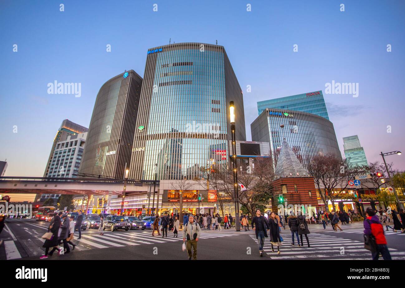 Giappone Tokyo City, il quartiere di Ginza, Harumi dori Avenue Foto Stock