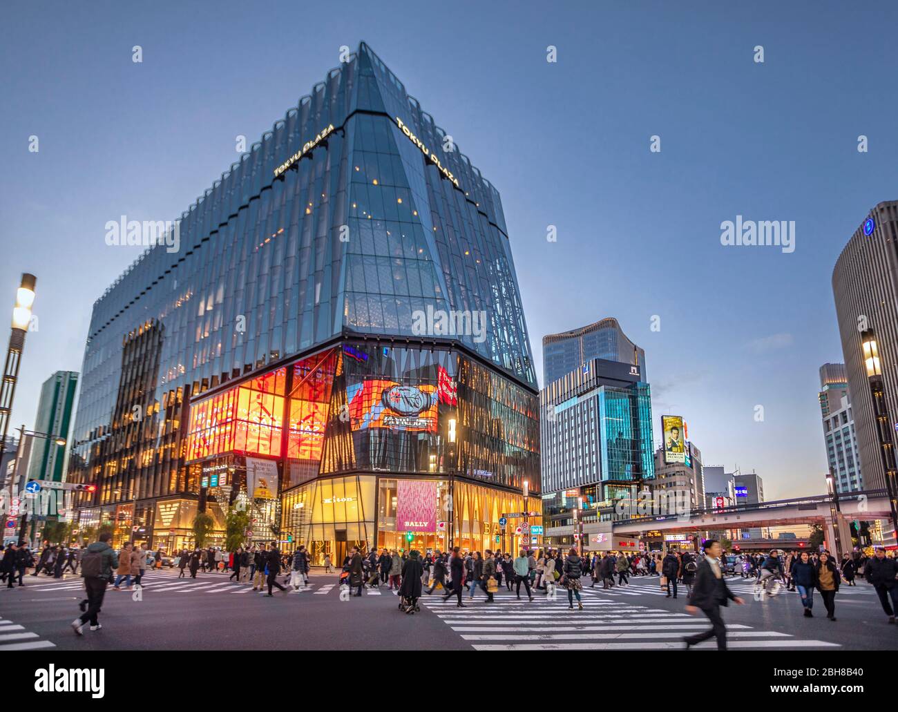 Giappone Tokyo City, il quartiere di Ginza, Harumi dori Avenue Foto Stock