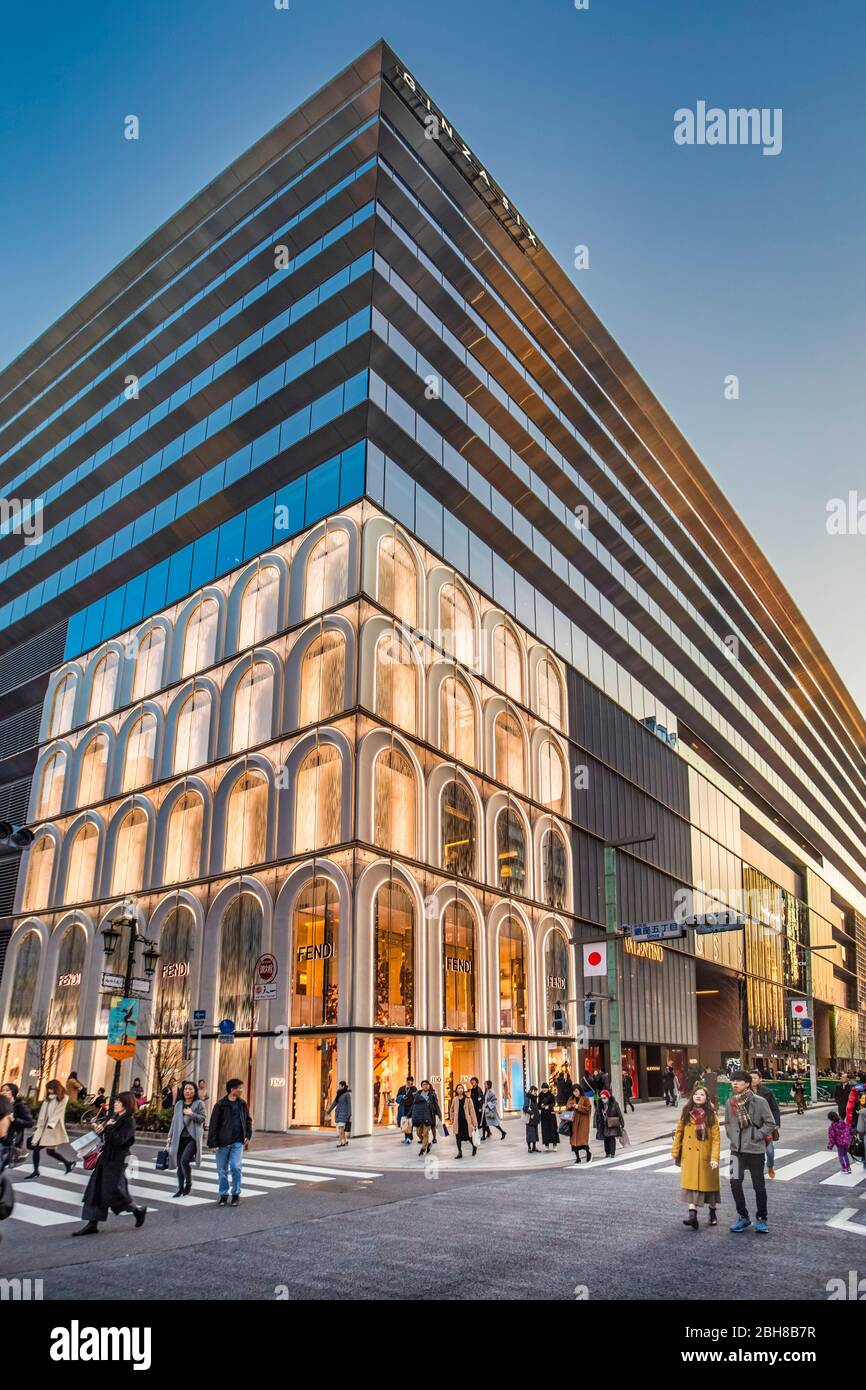 Giappone Tokyo City, il quartiere di Ginza, Chuo Avenue Foto Stock