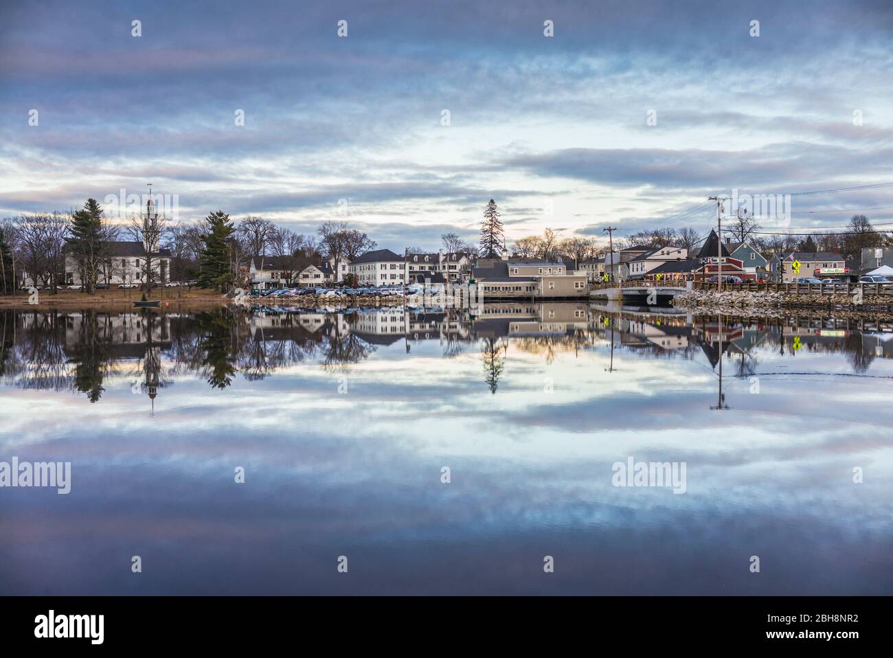 Stati Uniti d'America, Maine, Kennebunkport, villaggio riflessione, inverno Foto Stock