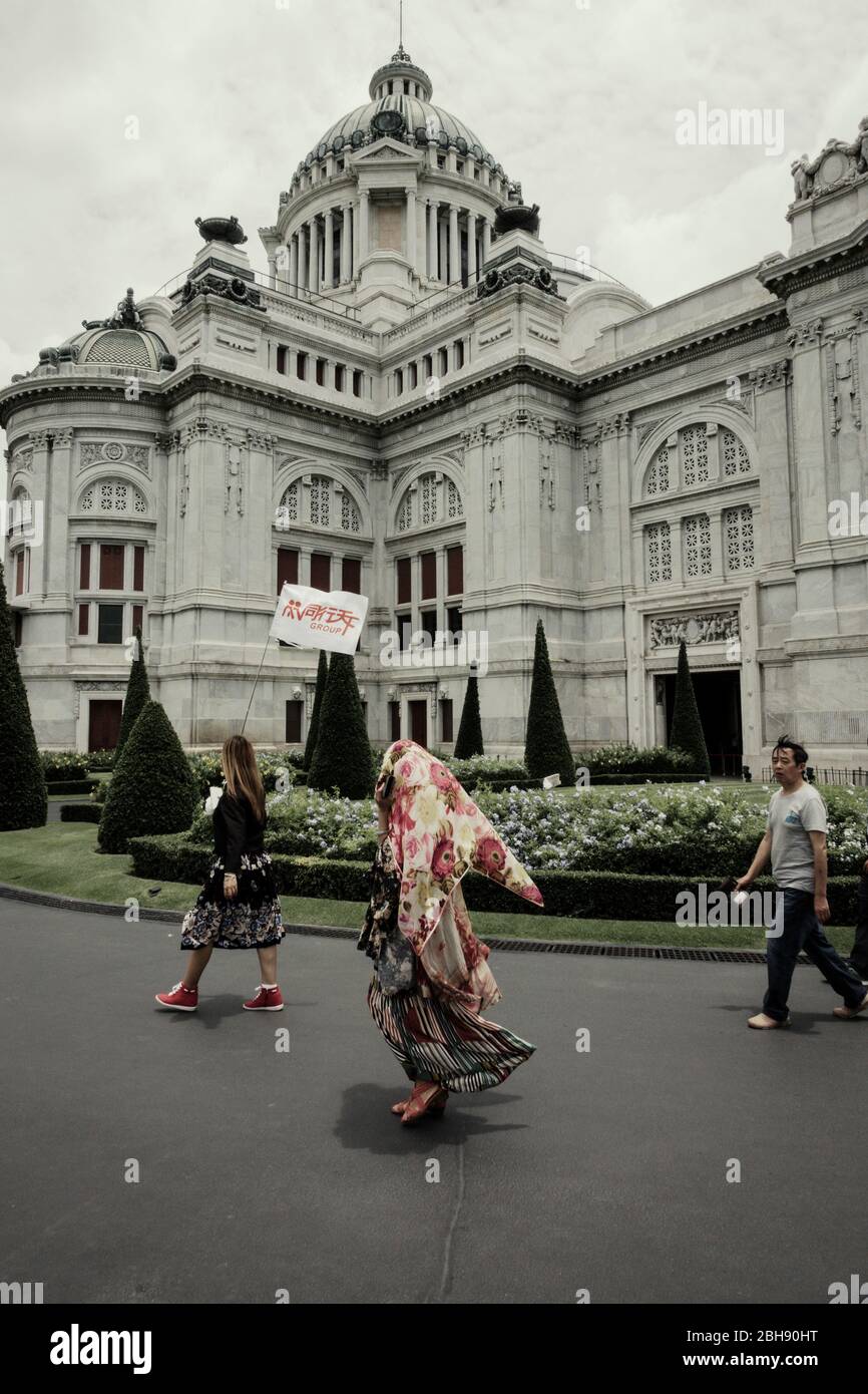 Sala del trono di Ananta Samakhom con visitatori Foto Stock