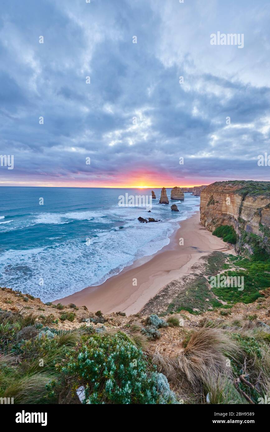 Paesaggio, dodici Apostoli, Port Campbell National Park, Victoria, Australia, Oceania Foto Stock