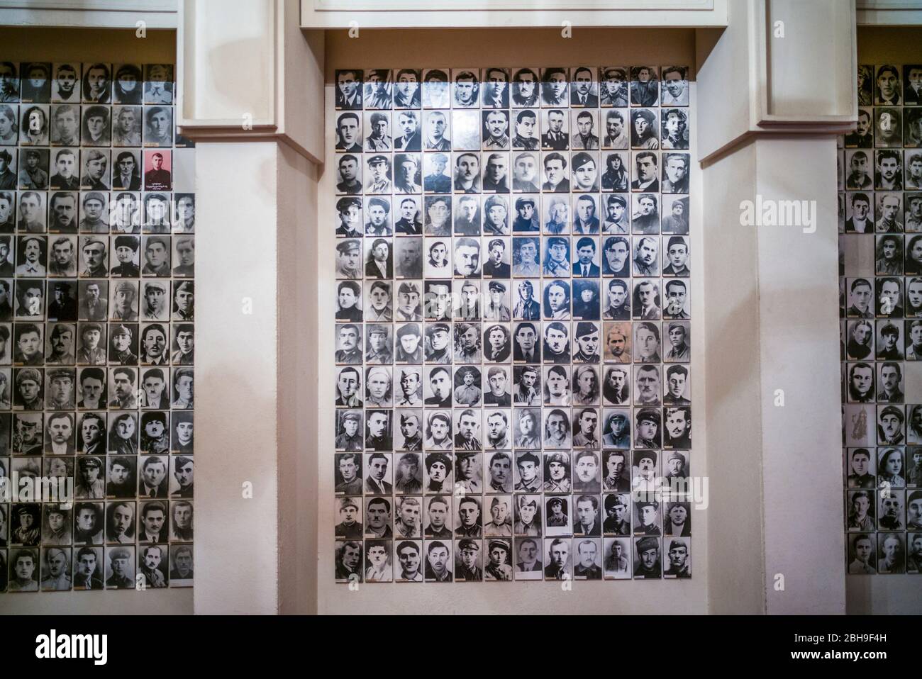 Georgia, Gori, Museo della Guerra, fotografie dei veterani della seconda Guerra Mondiale dalla città, senza uscite Foto Stock