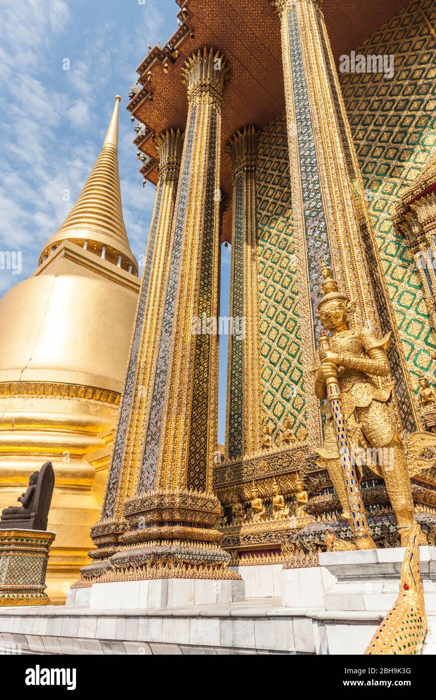 Thailandia, Bangkok, Ko Ratanakosin Area, Wat Phra Kaew, Tempio del Buddha d'Oro Foto Stock
