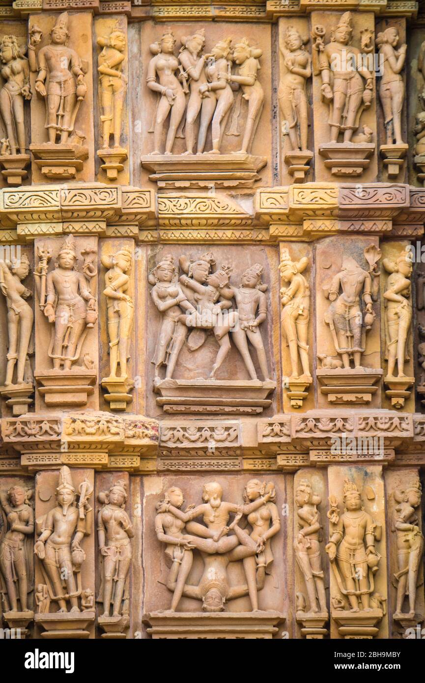 Arti a muro, templi di Khajuraho, India Foto Stock