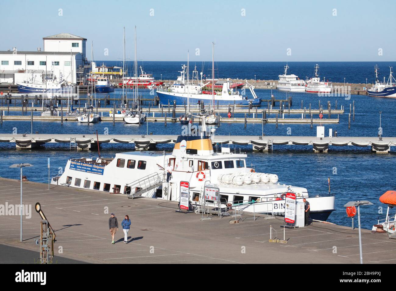 Stadthafen, Sassnitz, Rügen, Mecklenburg-Vorpommern, Germania, Europa Foto Stock