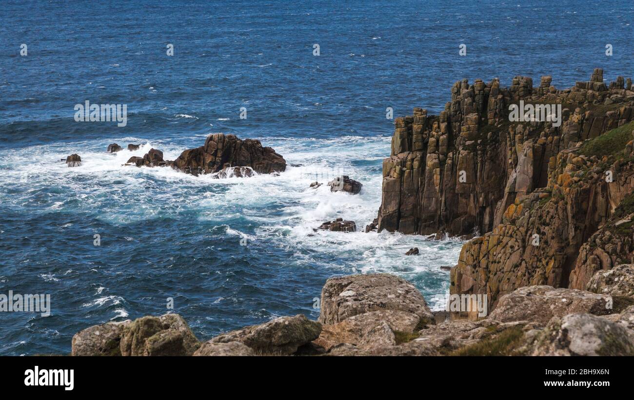 La costa di Lands End, Penzance, Cornovaglia, Inghilterra, Regno Unito Foto Stock