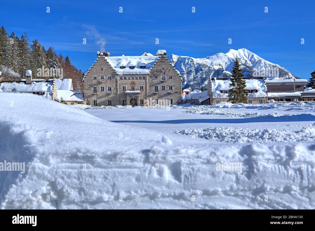Castello di Kranzbach vicino a Klais in inverno, Werdenfelser Land, alta Baviera, Baviera, Germania Foto Stock