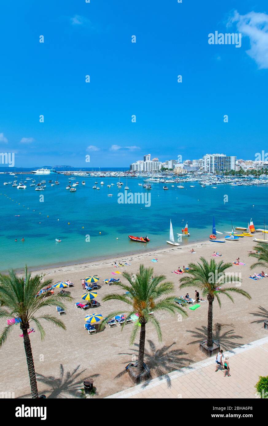 Spiaggia S'Arenal, San Antonio, Ibiza, Baleari, Spagna Foto Stock