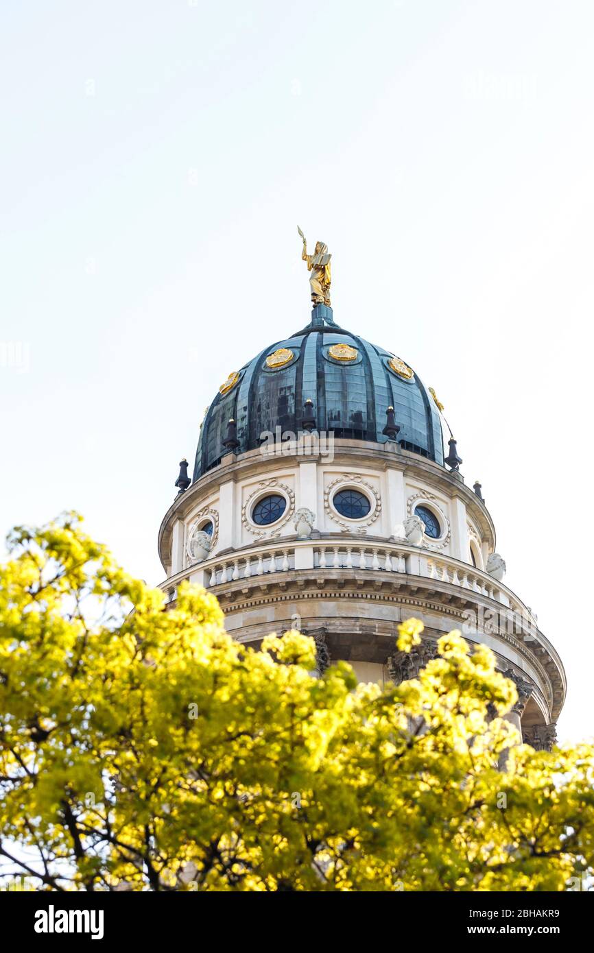 Am Gendarmenmarkt, zwischen Französischem und Deutschen Dom. Foto Stock