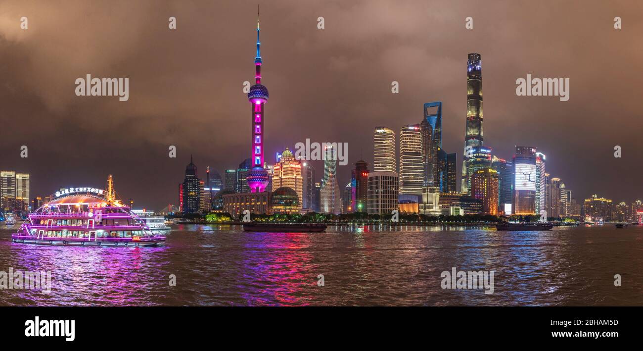 Asia, Repubblica popolare Cinese, Cina Orientale, Shanghai, skyline, vista dal lungofiume Waitan Foto Stock