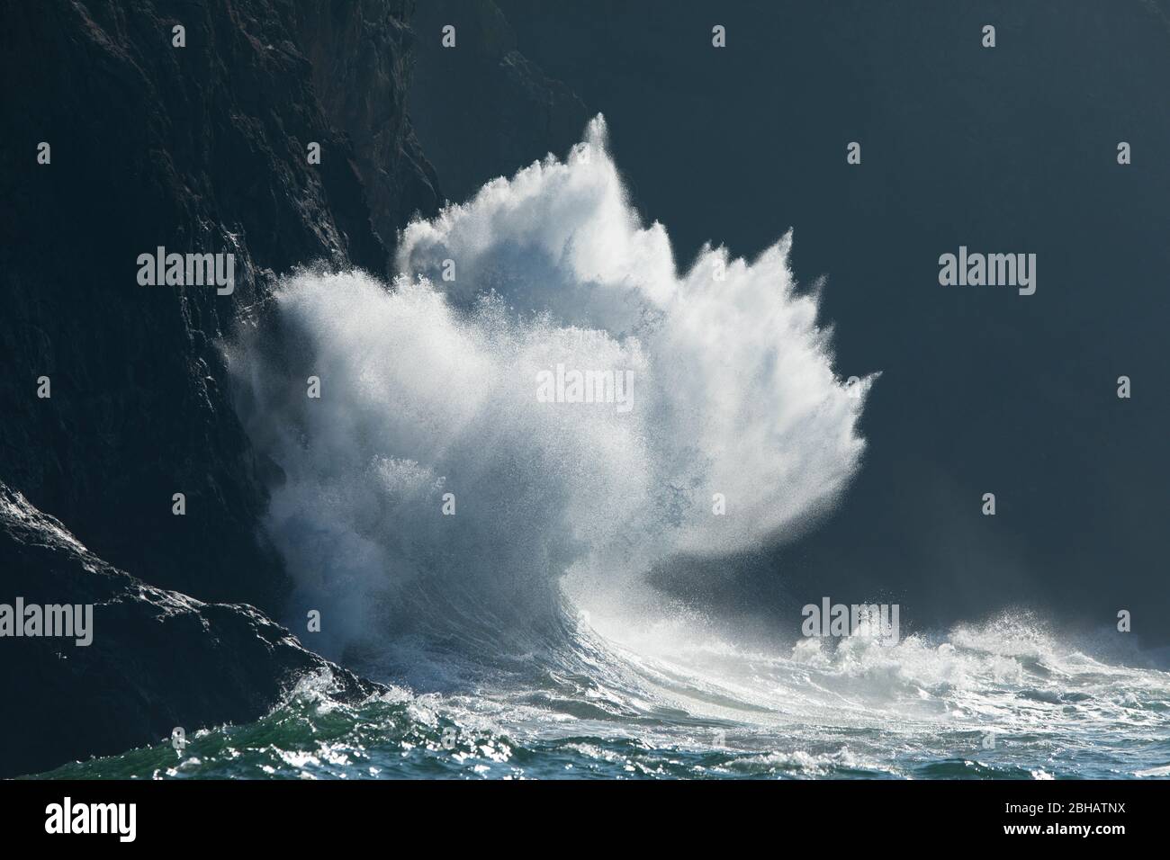 Vista dell'onda alta, Cape Disappointment state Park, Washington, USA Foto Stock