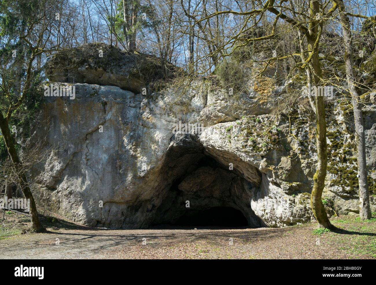 Germania, Baden-Württemberg, Bingen, Grotta di Bittelschießer, L 25 m L 9 m H 14 m, monumento naturale, Valle di Lauchert Foto Stock