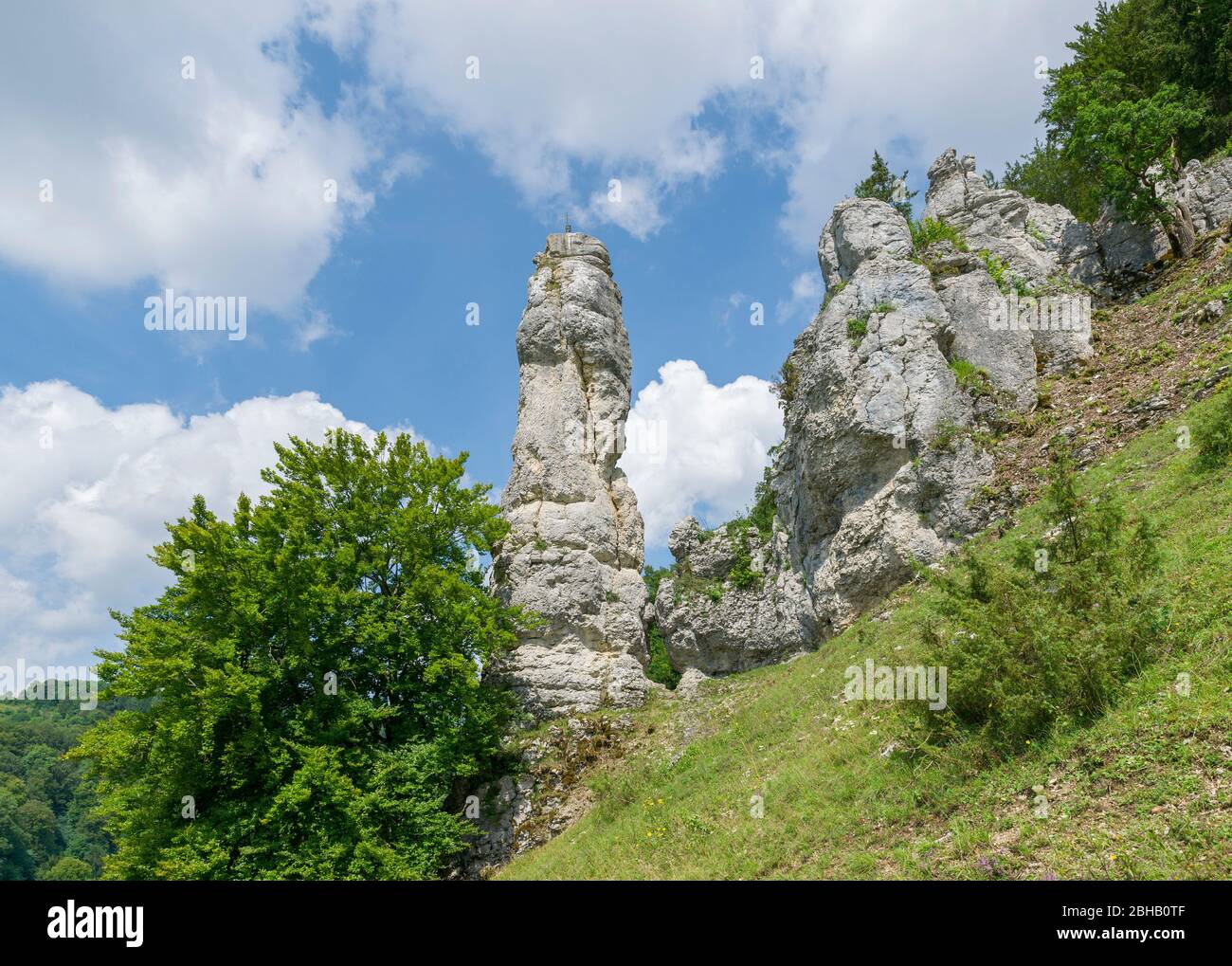 Germania, Baden-Württemberg, Münsingen - Gundelfingen, Spitziger Stein, Lautertal, Alb Svevo Foto Stock