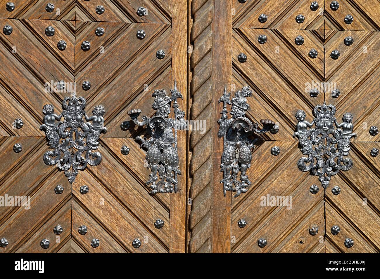 Germania, Baviera, alta Baviera, Burghausen, città vecchia, porta d'ingresso, portale d'ingresso, accessori in ferro battuto, dettaglio Foto Stock