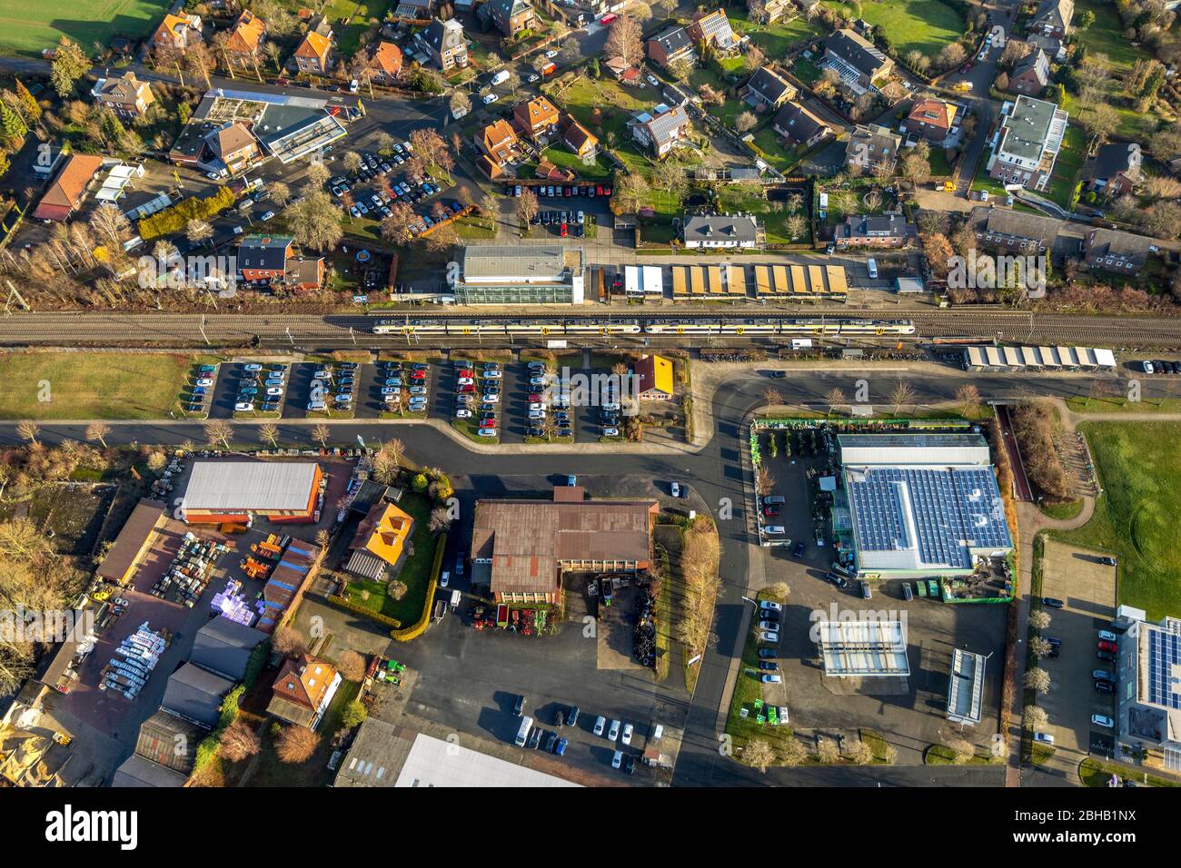 Vista aerea, stazione ferroviaria e piazza della stazione, Am Ladestrang, Drensteinfurt, Münsterland, Renania settentrionale-Vestfalia, Germania Foto Stock