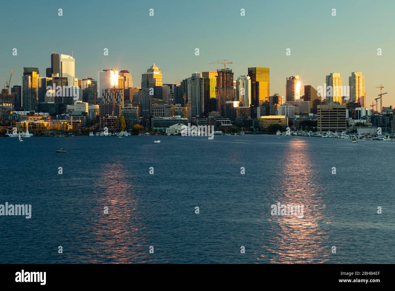 Skyline sul lungomare di Seattle, Washington state, USA Foto Stock