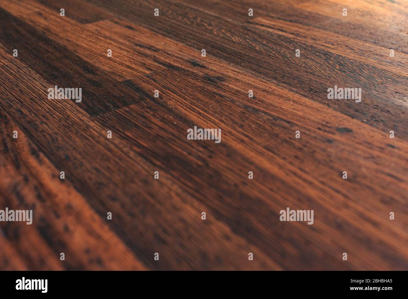 Naturale tessuto di sfondo di legno wenge marrone scuro Foto Stock Naturale tessuto di sfondo di legno wenge marrone scuro Foto Stock