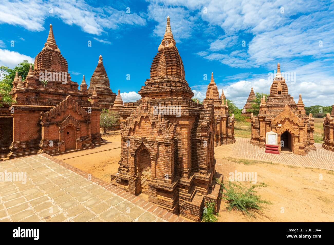 Tempio buddista pagoda. Bagan, Myanmar. Sede della più grande e densa concentrazione di religione templi buddisti, pagode, stupa e rovine nella WO Foto Stock