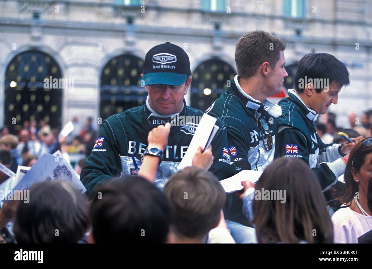 Sfilata dei piloti prima della 2001 le Mans 24 ore di gara Foto Stock