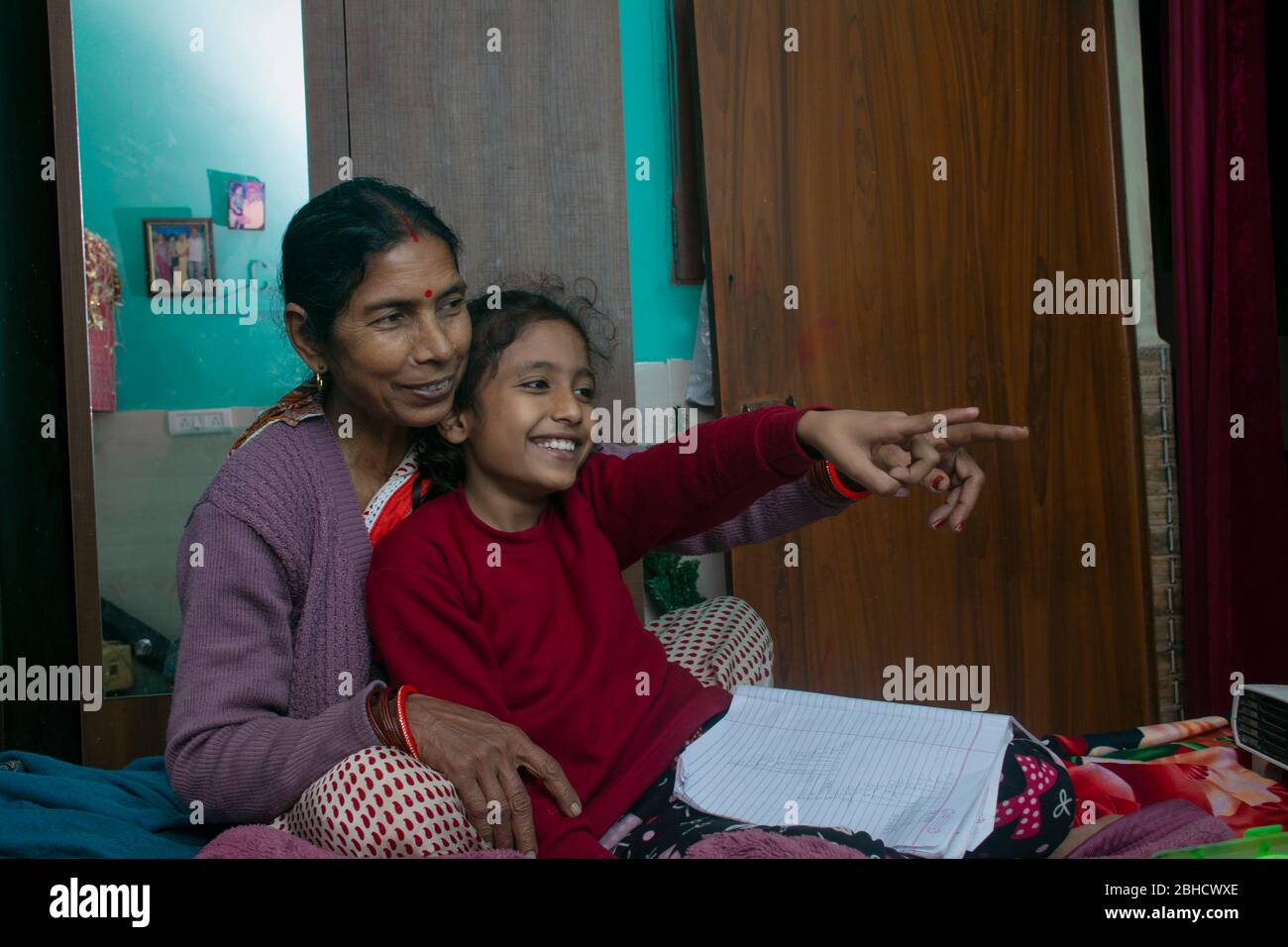 Nonna e nipote di sorridere Foto Stock