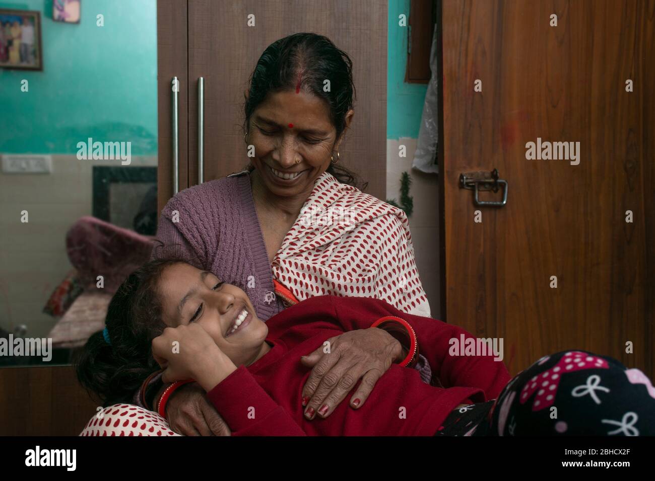 Nonna e nipote di sorridere Foto Stock