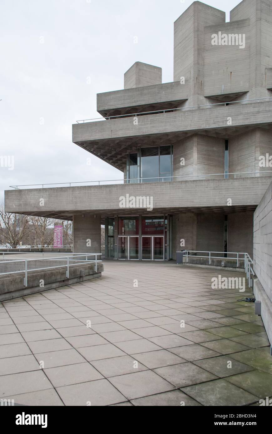 Royal National Theatre Denys Lasdun cemento armato South Bank River Thames Building Upper Ground, Bishop's, London SE1 di Sir Denys Lasdun Foto Stock