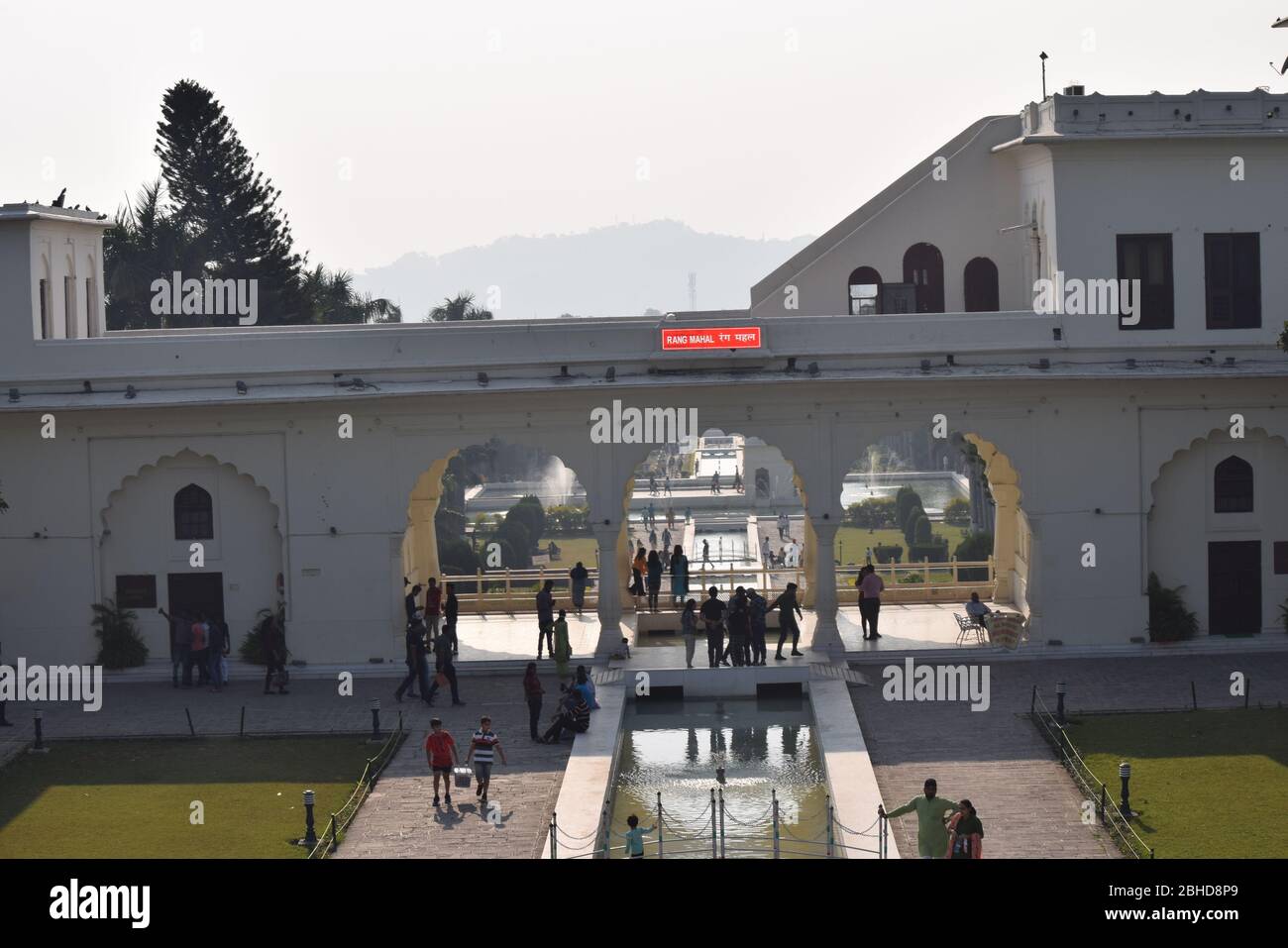 Una vista dei Giardini Yadavindra, conosciuti anche come Giardini di Pinjore Foto Stock